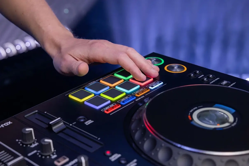 AlphaTheta XDJ-AZ Pad Section